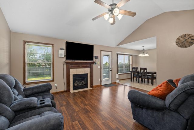 2720 W Cover Drive, Ozark, MO 65721