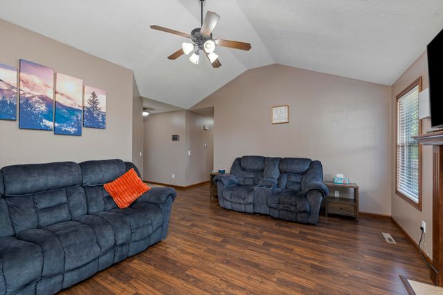 2720 W Cover Drive, Ozark, MO 65721