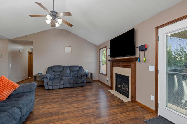 2720 W Cover Drive, Ozark, MO 65721