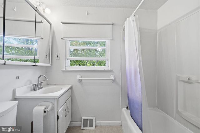 2838 SHIPLEY RD, Philadelphia, PA 19152