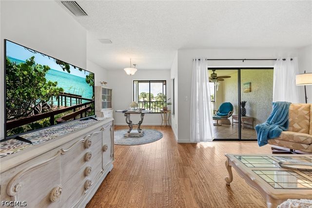 1781 Pebble Beach DR 211, Fort Myers, FL 33907