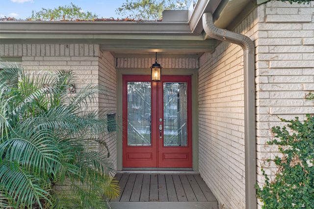 5642 Dumfries Drive, Houston, TX 77096