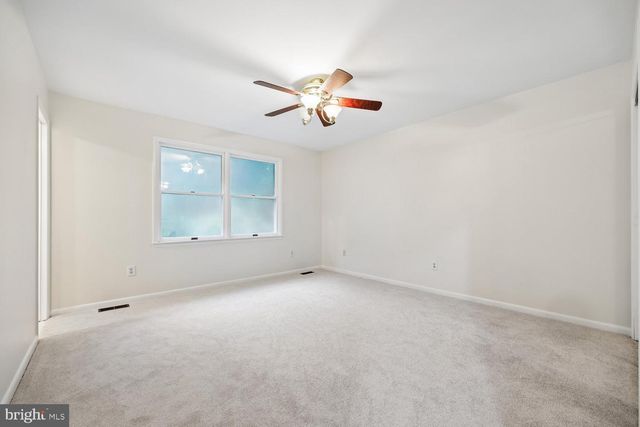 2404 BRADDOCK RD, Mount Airy, MD 21771