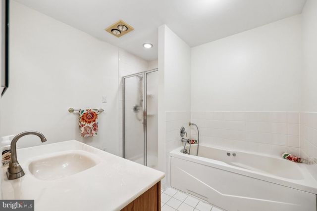 2404 BRADDOCK RD, Mount Airy, MD 21771