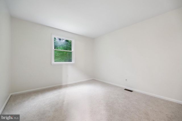 2404 BRADDOCK RD, Mount Airy, MD 21771