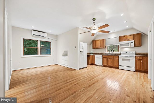 2404 BRADDOCK RD, Mount Airy, MD 21771