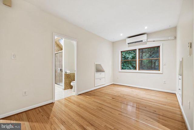 2404 BRADDOCK RD, Mount Airy, MD 21771