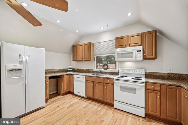 2404 BRADDOCK RD, Mount Airy, MD 21771