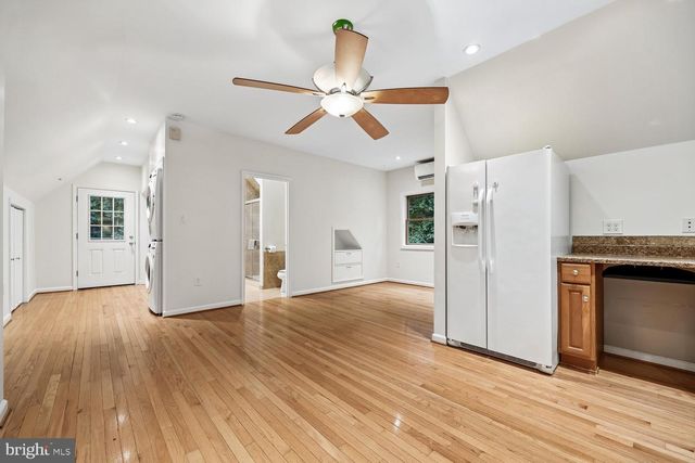 2404 BRADDOCK RD, Mount Airy, MD 21771