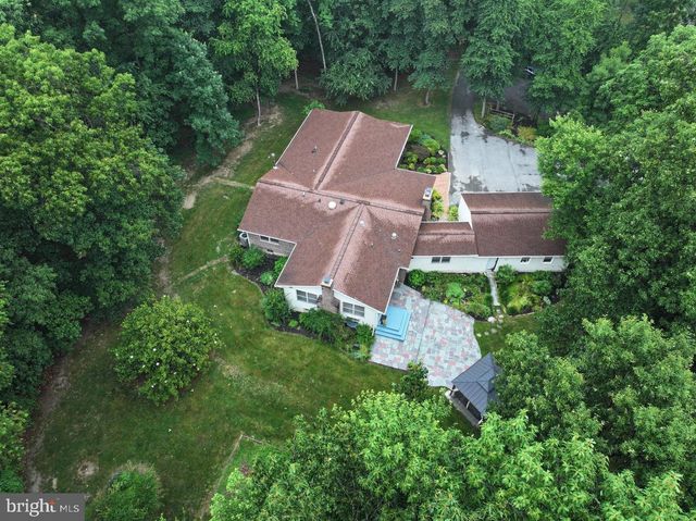 2404 BRADDOCK RD, Mount Airy, MD 21771