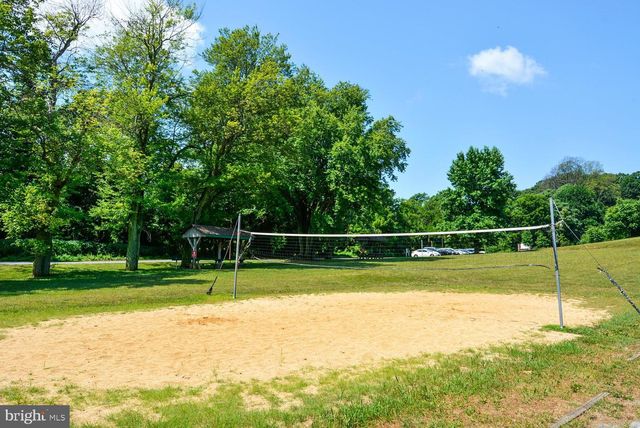 2404 BRADDOCK RD, Mount Airy, MD 21771