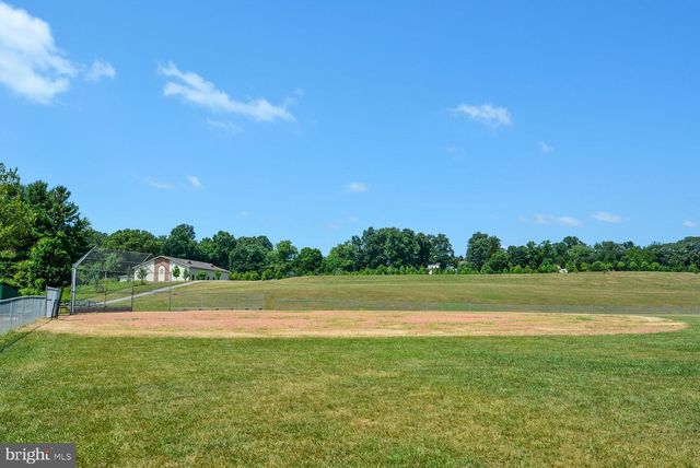 2404 BRADDOCK RD, Mount Airy, MD 21771