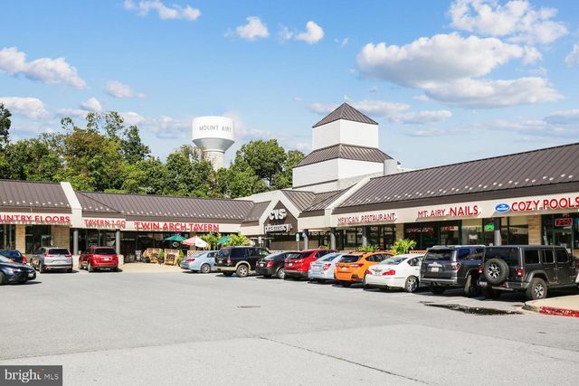 2404 BRADDOCK RD, Mount Airy, MD 21771