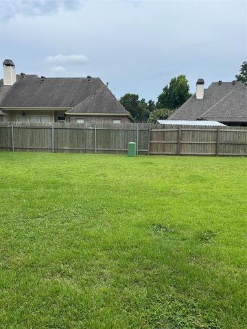 423 Hidden Oaks Circle, Shreveport, LA 71106