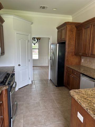 423 Hidden Oaks Circle, Shreveport, LA 71106