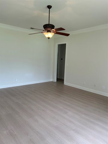 423 Hidden Oaks Circle, Shreveport, LA 71106