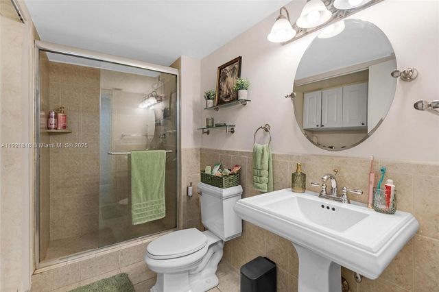 3210 SE 10th St 4D, Pompano Beach, FL 33062