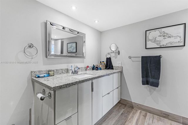 3210 SE 10th St 4D, Pompano Beach, FL 33062