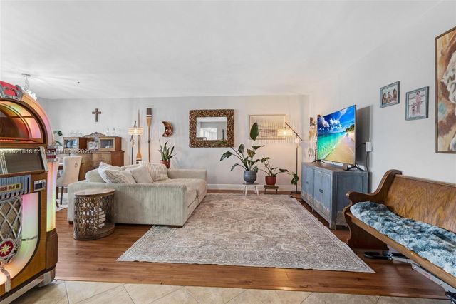 3210 SE 10th St 4D, Pompano Beach, FL 33062