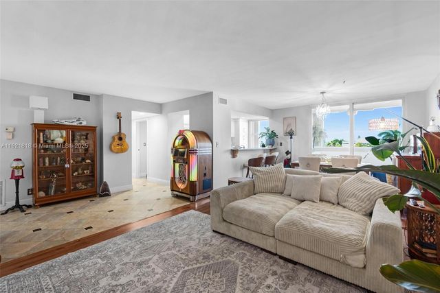 3210 SE 10th St 4D, Pompano Beach, FL 33062