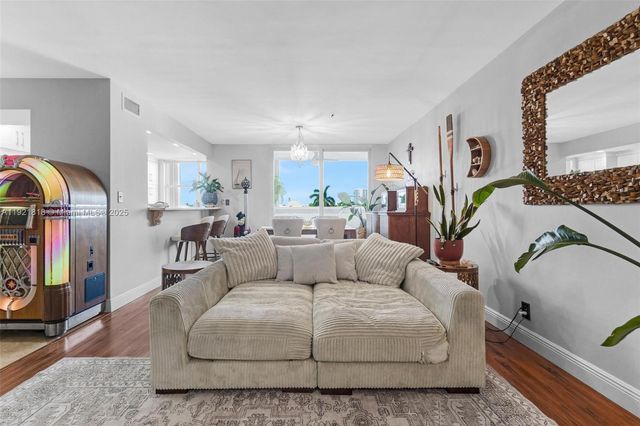 3210 SE 10th St 4D, Pompano Beach, FL 33062