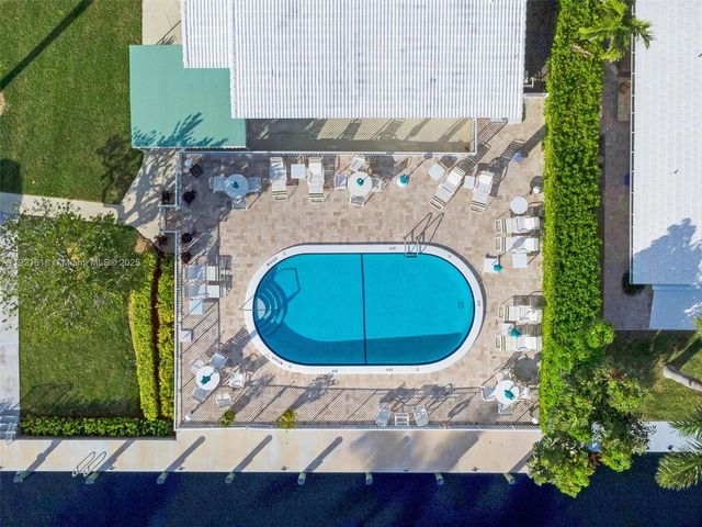 3210 SE 10th St 4D, Pompano Beach, FL 33062