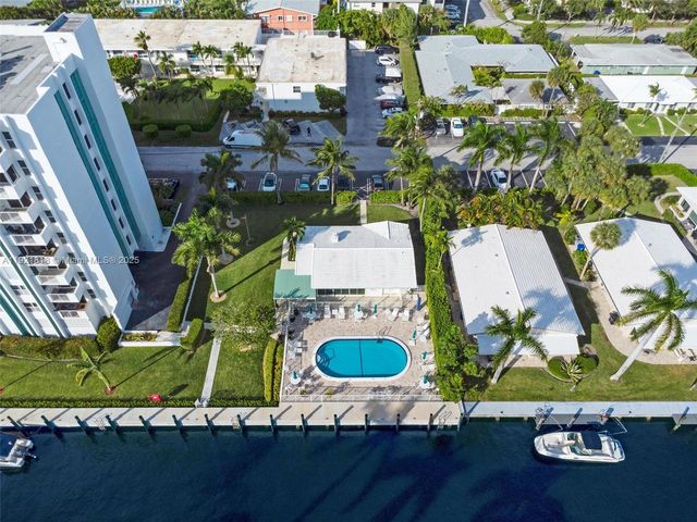 3210 SE 10th St 4D, Pompano Beach, FL 33062