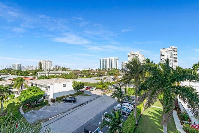 3210 SE 10th St 4D, Pompano Beach, FL 33062