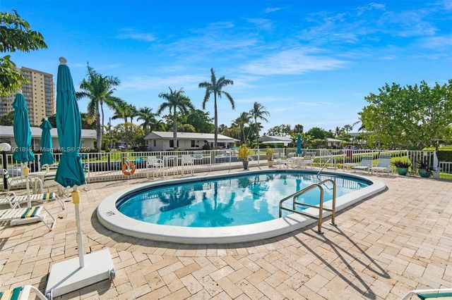 3210 SE 10th St 4D, Pompano Beach, FL 33062