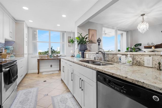 3210 SE 10th St 4D, Pompano Beach, FL 33062