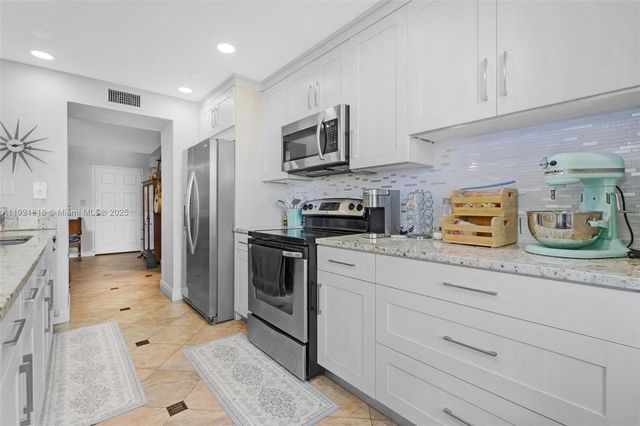 3210 SE 10th St 4D, Pompano Beach, FL 33062