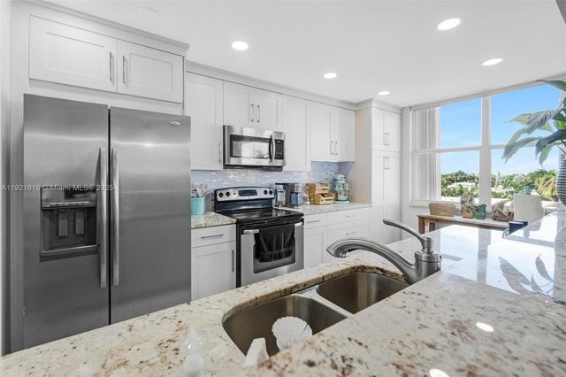 3210 SE 10th St 4D, Pompano Beach, FL 33062