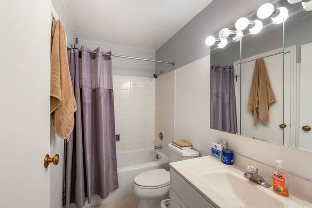 337 E Roland Drive, Glendale Heights, IL 60139