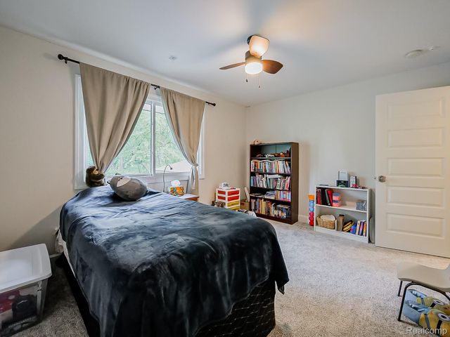 1021 Dowling Road, Bloomfield Charter Township, MI 48304