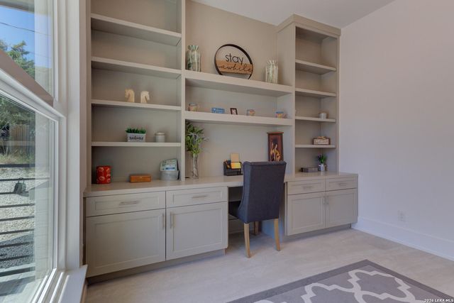 841 Golden Eagle, Canyon Lake, TX 78133