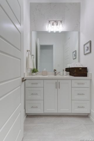 841 Golden Eagle, Canyon Lake, TX 78133