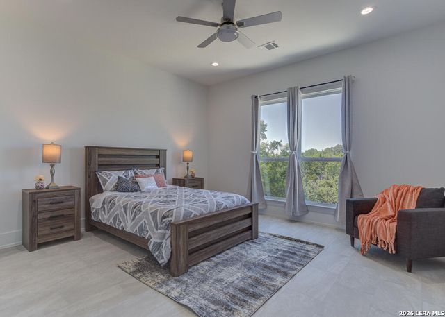 841 Golden Eagle, Canyon Lake, TX 78133