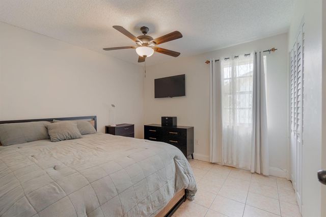 799 Ilene Road E, West Palm Beach, FL 33415