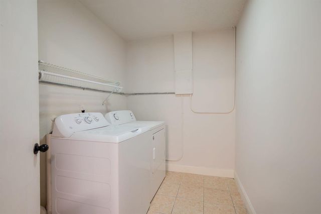 799 Ilene Road E, West Palm Beach, FL 33415