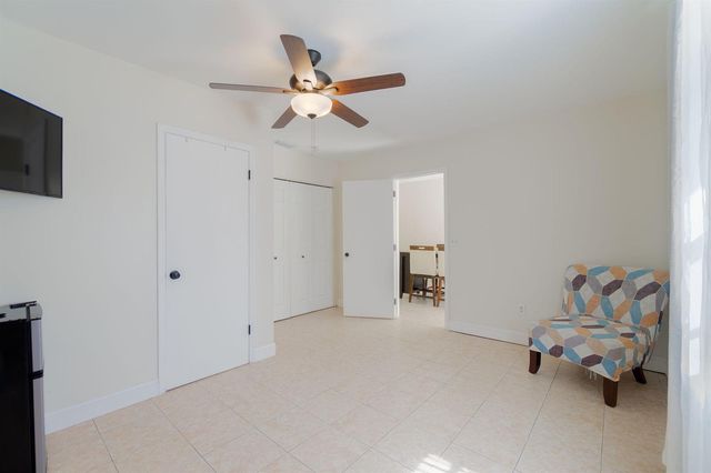 799 Ilene Road E, West Palm Beach, FL 33415
