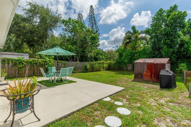 799 Ilene Road E, West Palm Beach, FL 33415