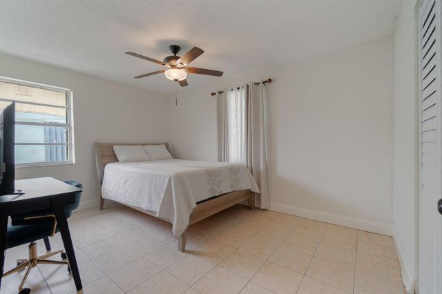 799 Ilene Road E, West Palm Beach, FL 33415
