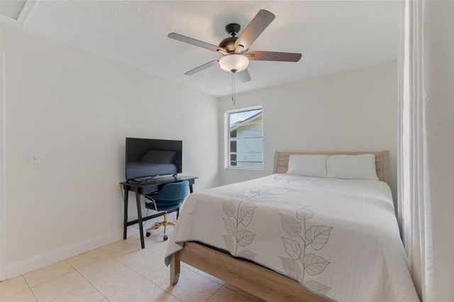 799 Ilene Road E, West Palm Beach, FL 33415