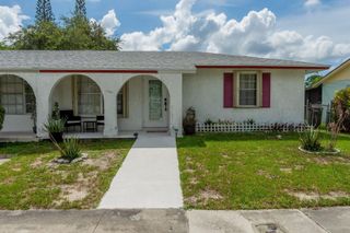 799 Ilene Road E, West Palm Beach, FL 33415