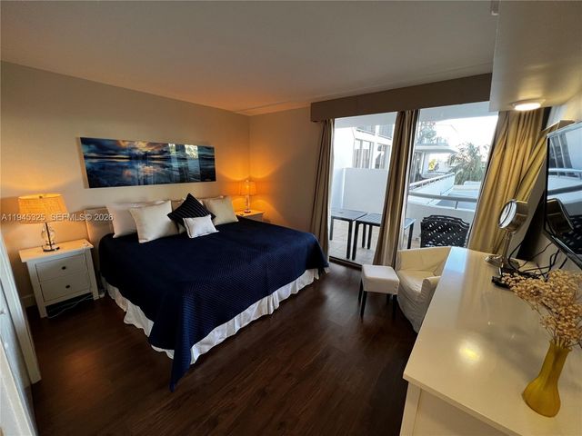 19707 Turnberry Way 4L, Aventura, FL 33180