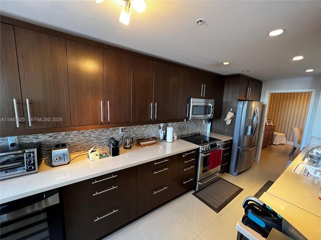 19707 Turnberry Way 4L, Aventura, FL 33180