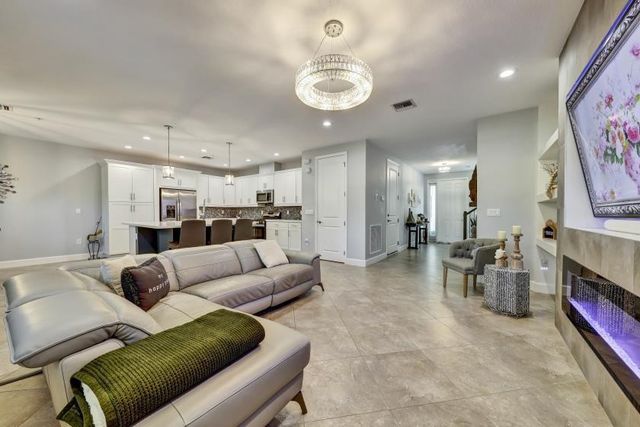 2970 NW 124th Way 2970, Sunrise, FL 33323