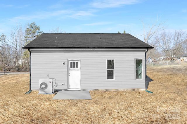 519 19th Street SW, Hickory, NC 28602