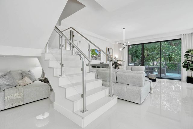 3040 N Ocean Boulevard N106, Fort Lauderdale, FL 33308