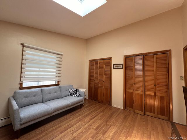 7 Hope Lane, Hicksville, NY 11801